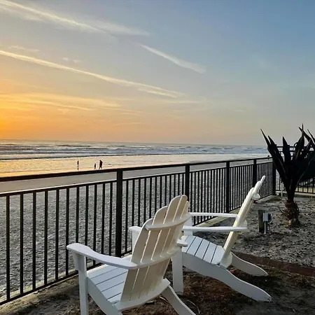 Single Or Double Beach Studio Oceanfront Pool & Tiki